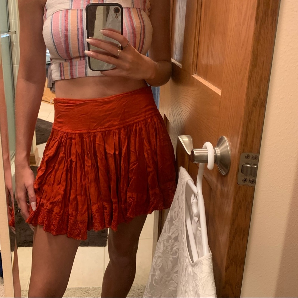Rust colored skirt - Picture 2 of 5